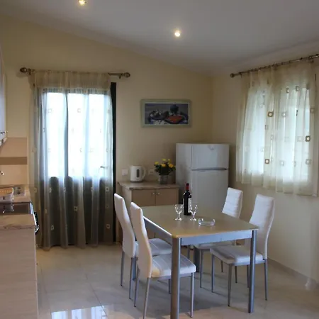 شقة فندقية Rentaki Villas